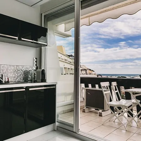 Village Naturiste アパート