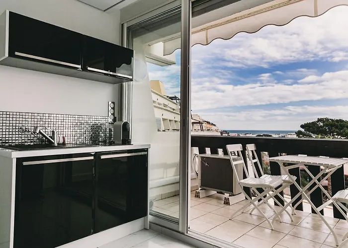 Village Naturiste アパート