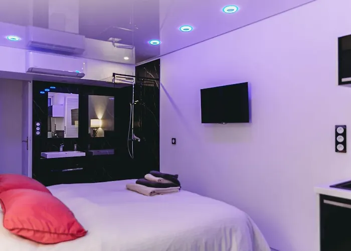 Village Naturiste アパート